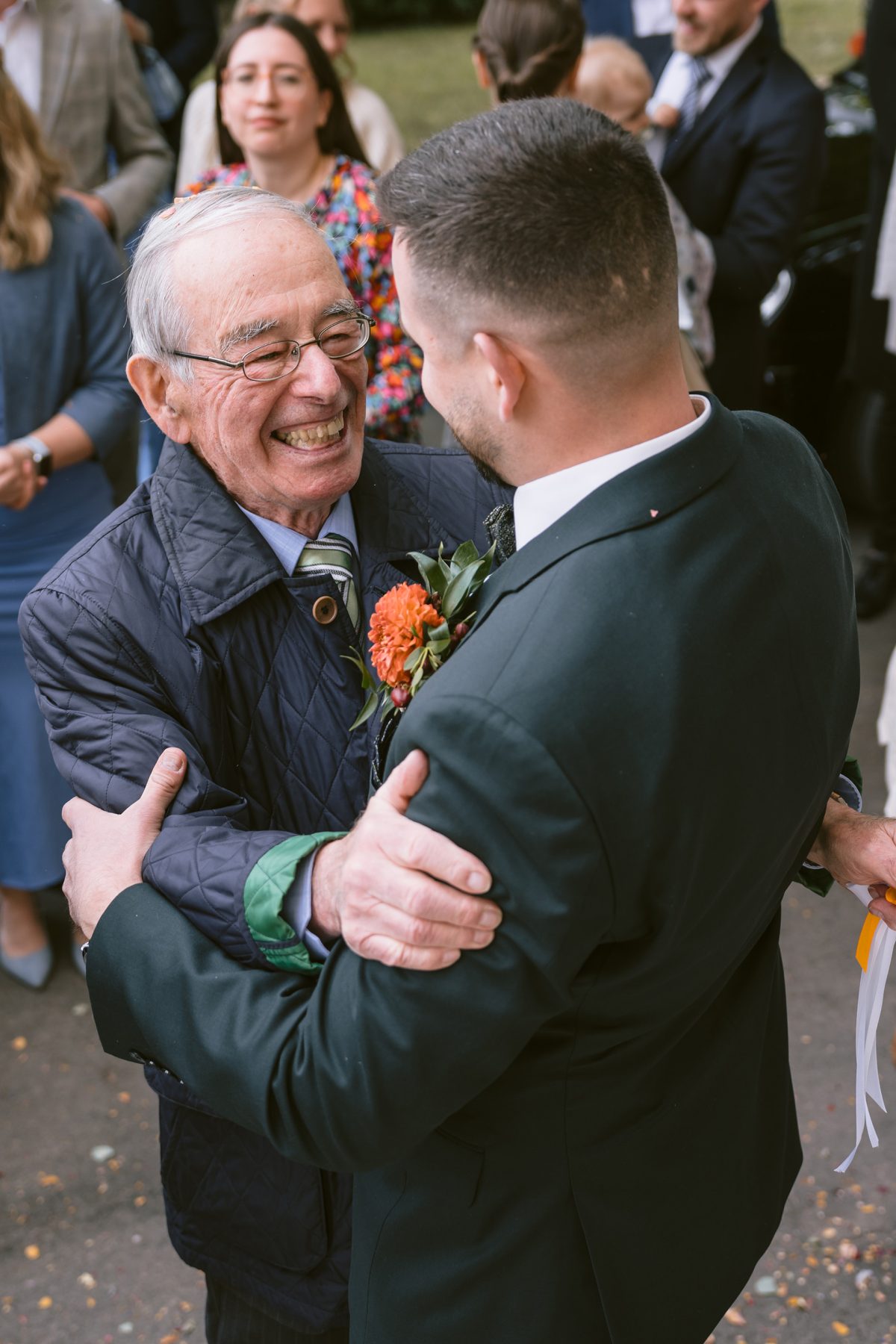 Opa Bräutigam emotionaler Moment